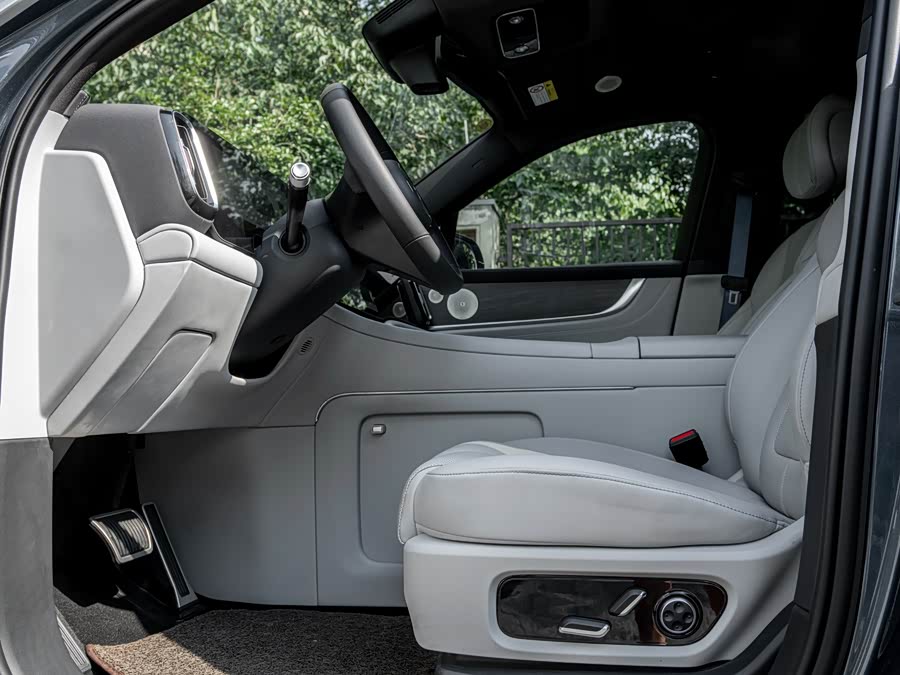 AITO M9 2024 Range Extender Max Version 42kWh 6-Seater - zdjęcie 6