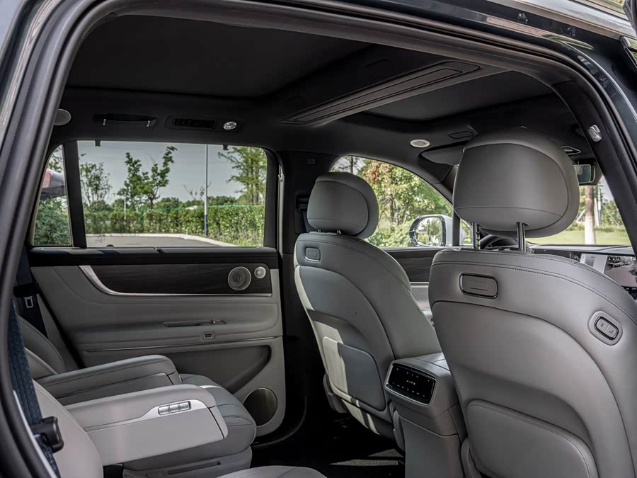 AITO M9 2024 Range Extender Max Version 42kWh 6-Seater - zdjęcie 10