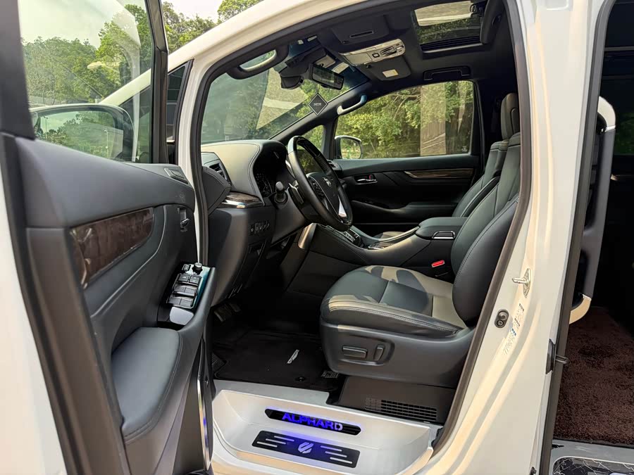 Alphard 2021 Dual Engine 2.5L Premium Edition - zdjęcie 4