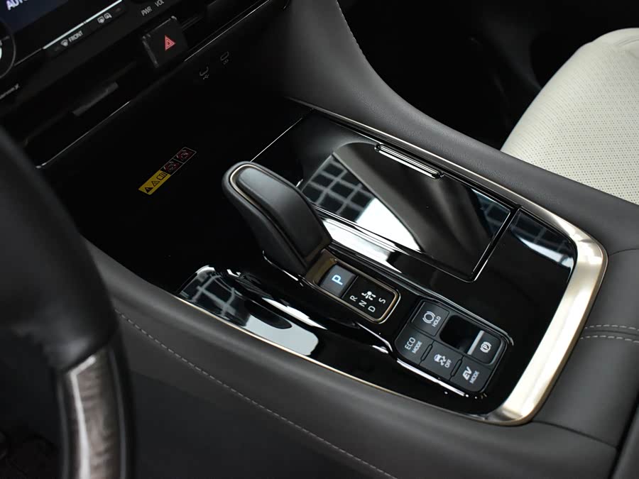 Alphard 2024 Dual Engine 2.5L Premium Edition - zdjęcie 15