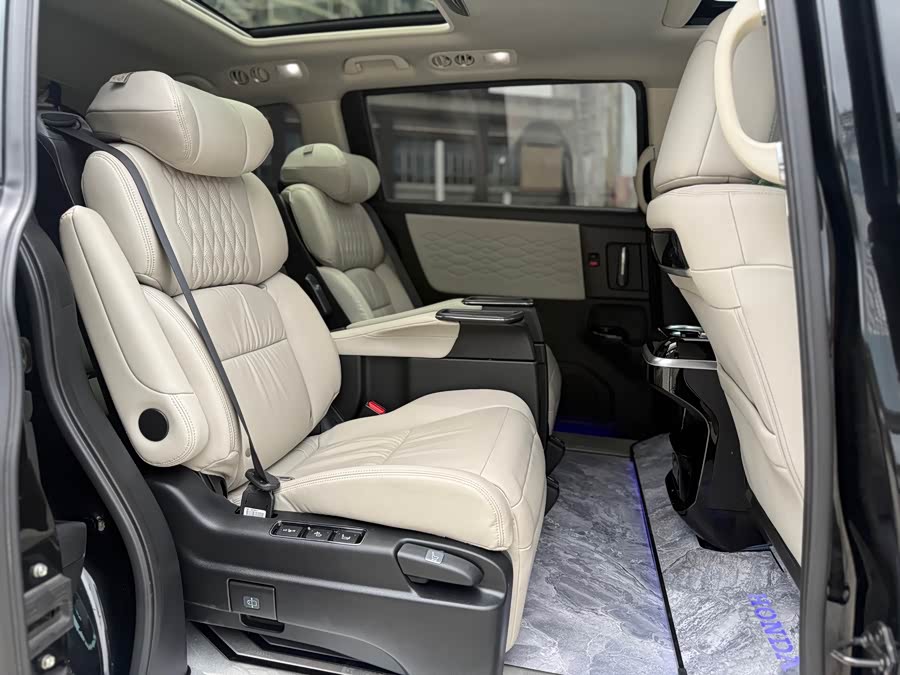 Ariel 2024 2.0L e:HEV Luxury - zdjęcie 15