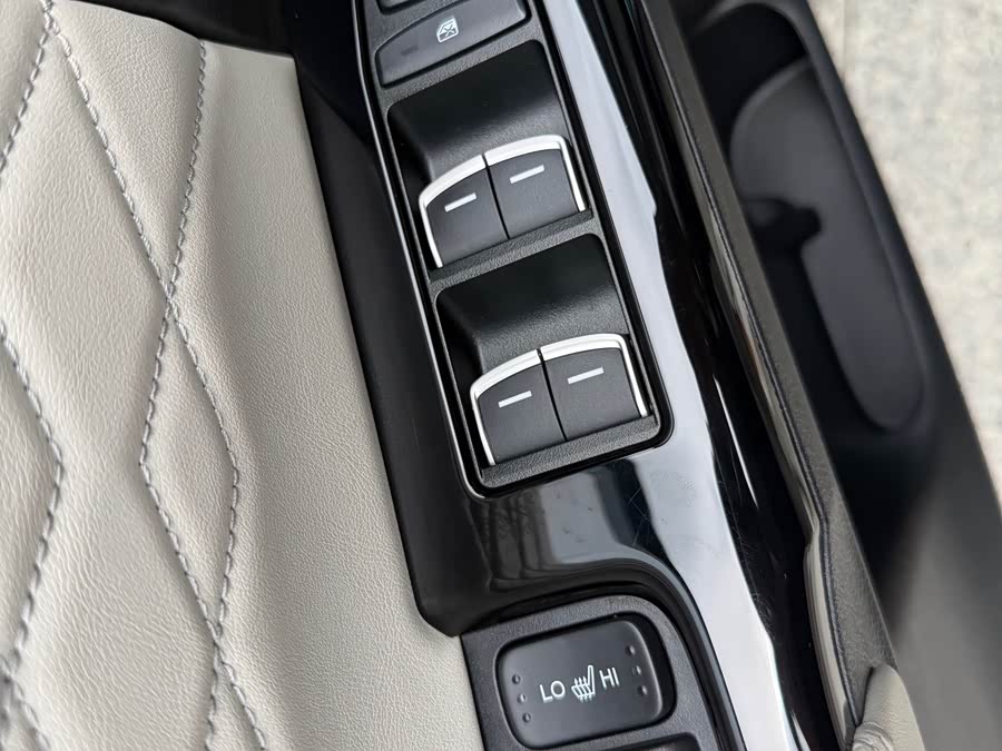 Ariel 2024 2.0L e:HEV Luxury - zdjęcie 4