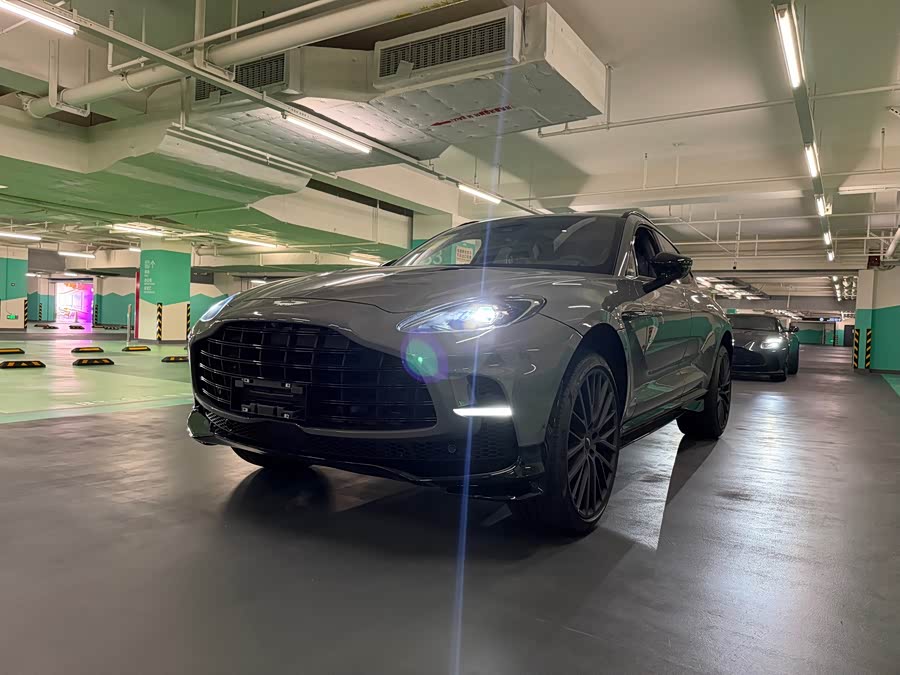 Aston Martin DBX 2025 4.0T V8 707 - zdjęcie 1
