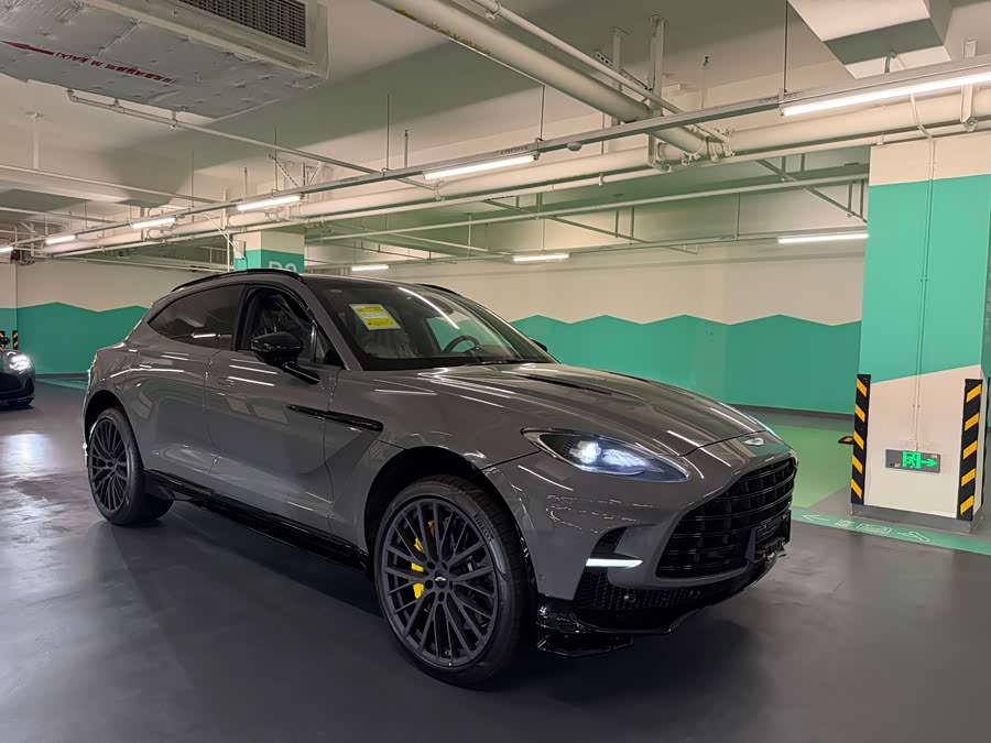 Aston Martin DBX 2025 4.0T V8 707 - zdjęcie 2