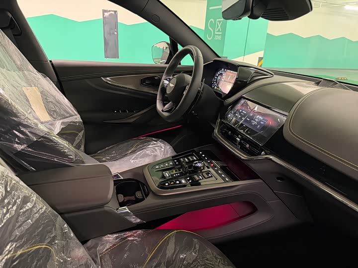 Aston Martin DBX 2025 4.0T V8 707 - zdjęcie 19