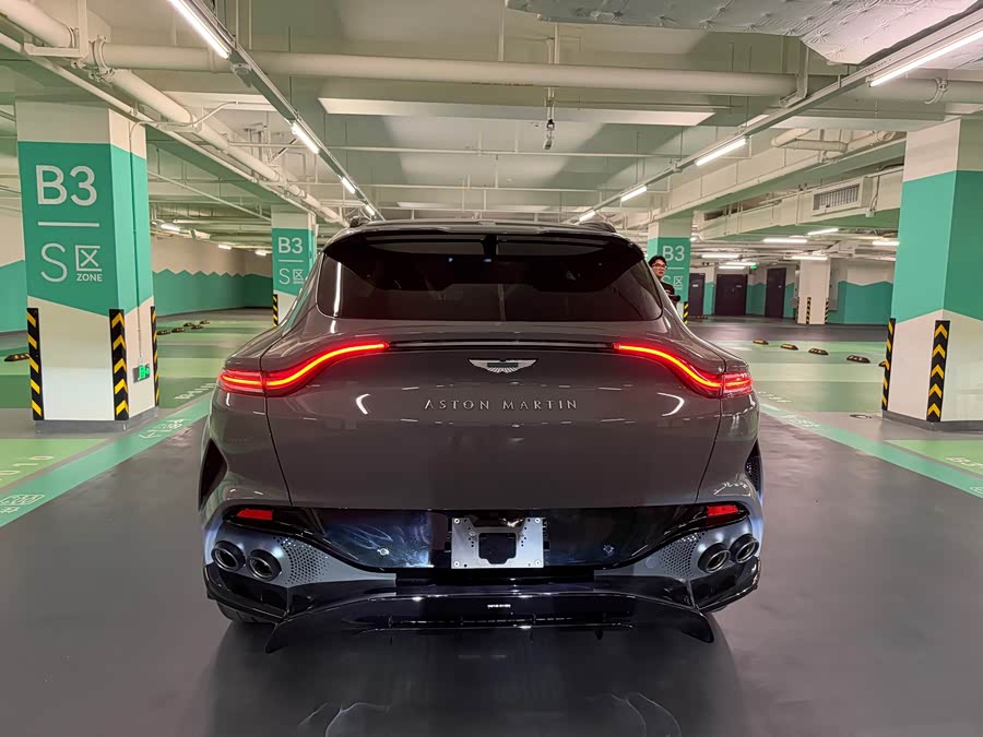 Aston Martin DBX 2025 4.0T V8 707 - zdjęcie 4