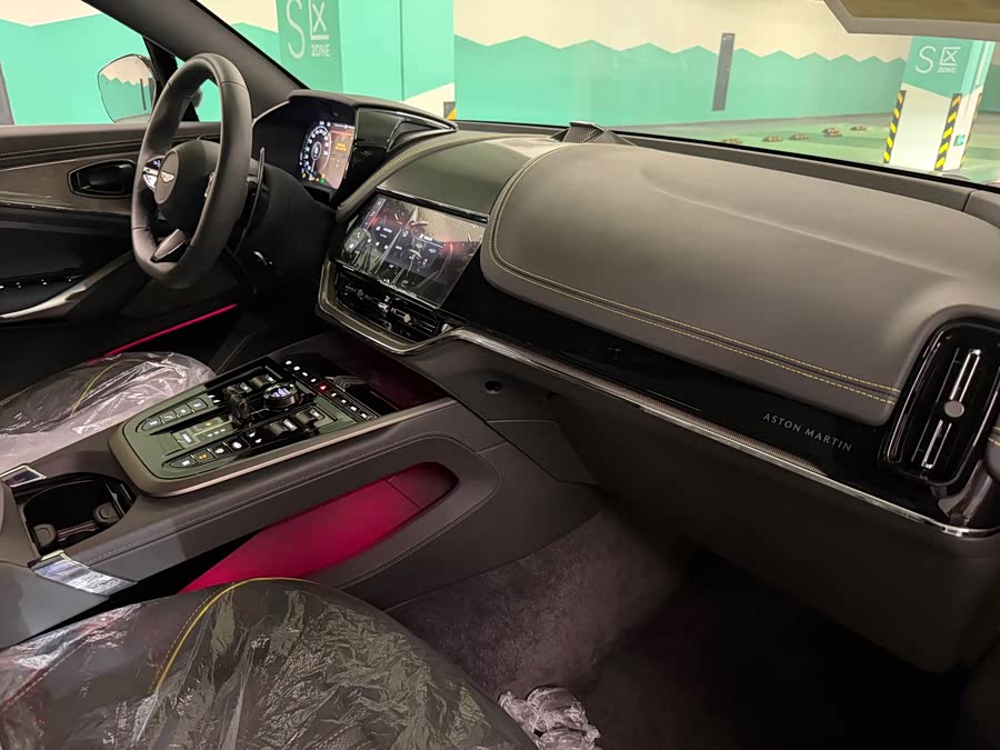 Aston Martin DBX 2025 4.0T V8 707 - zdjęcie 6