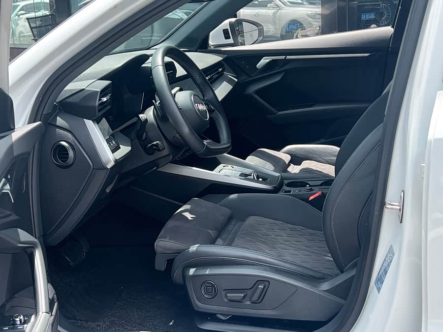 Audi A3 2023 A3L Limousine 35 TFSI Fashion Sport - zdjęcie 4