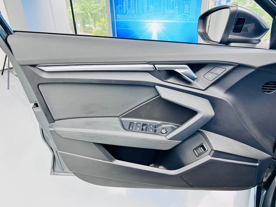 Audi A3 2023 A3L Limousine 35 TFSI Luxury Sport - zdjęcie 11