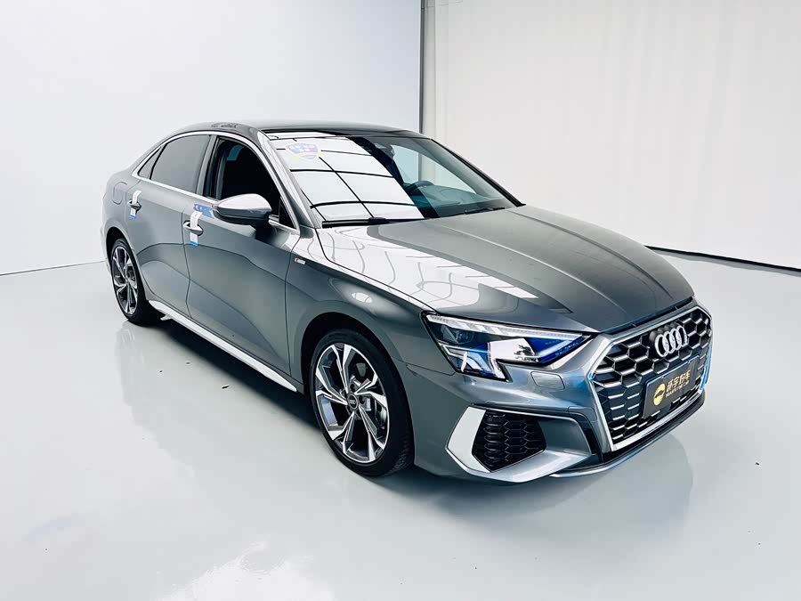 Audi A3 2023 A3L Limousine 35 TFSI Luxury Sport - zdjęcie 3