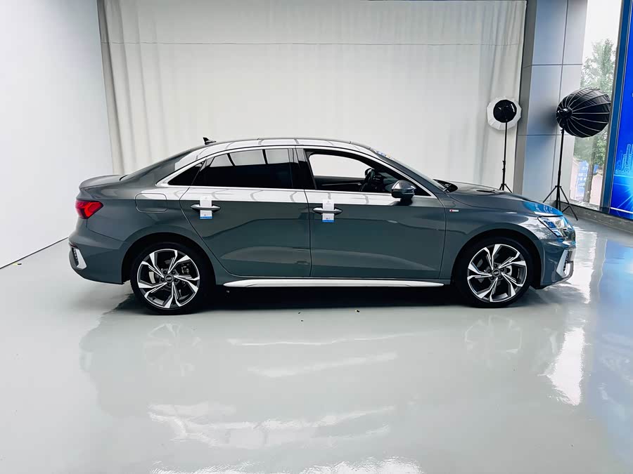 Audi A3 2023 A3L Limousine 35 TFSI Luxury Sport - zdjęcie 5