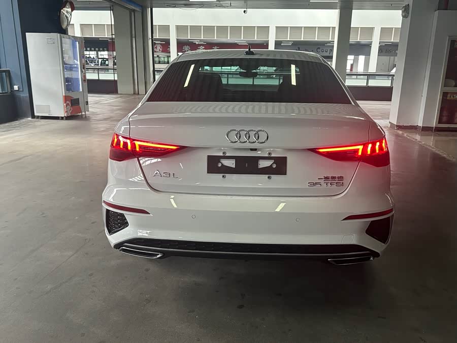 Audi A3 2023 A3L Limousine 35 TFSI Progress - zdjęcie 14