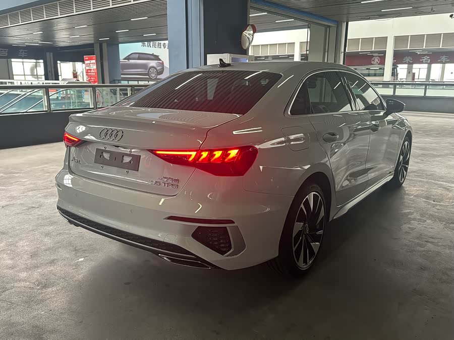 Audi A3 2023 A3L Limousine 35 TFSI Progress - zdjęcie 15