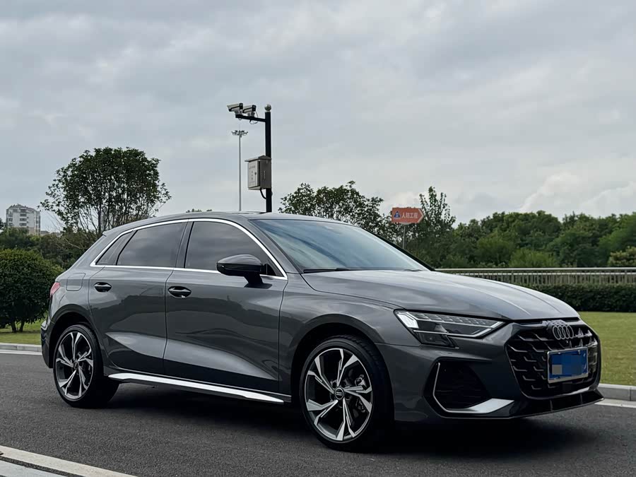 Audi A3 2025 Sportback 35TFSI Flying Enjoyment - zdjęcie 3