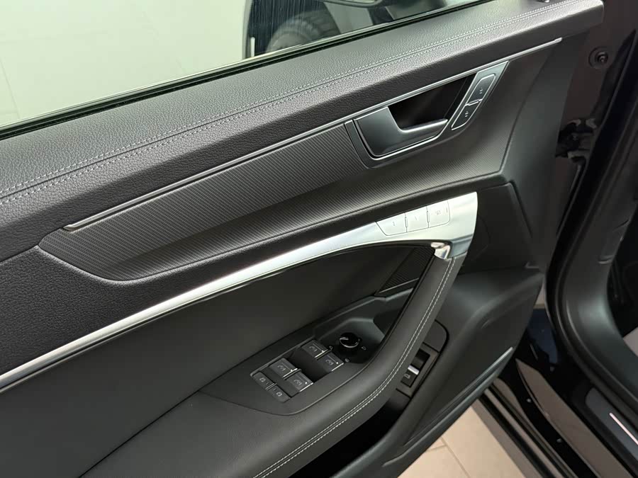 Audi A6 (Imported) 2024 Allroad Quattro 55 TFSI Luxury Off-Road Type - zdjęcie 13