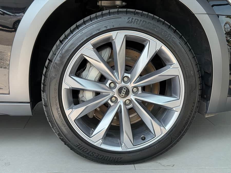 Audi A6 (Imported) 2024 Allroad Quattro 55 TFSI Luxury Off-Road Type - zdjęcie 16