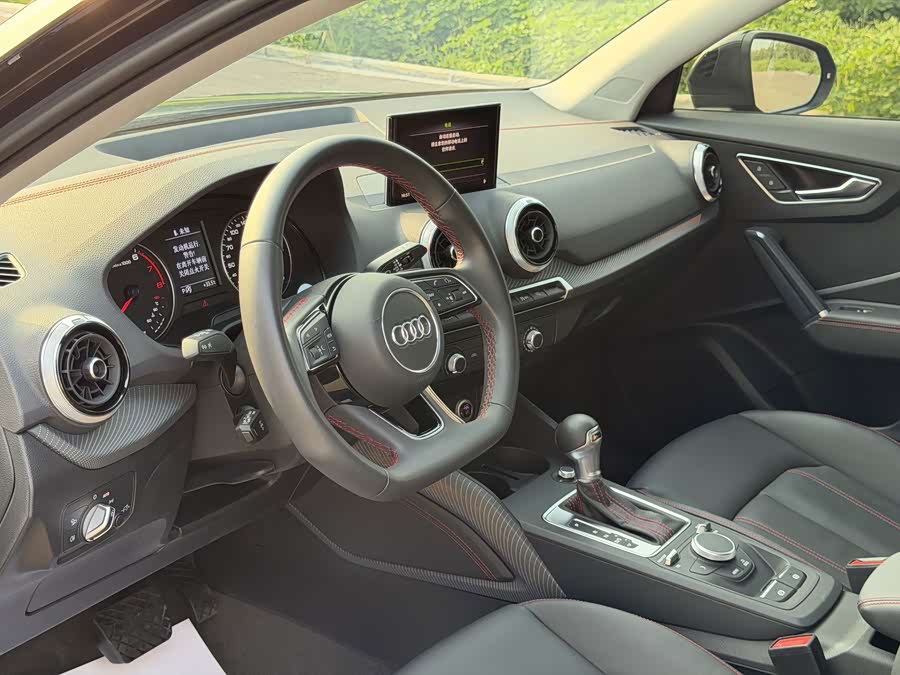 Audi Q2L 2022 35 TFSI Entry Dynamic - zdjęcie 2