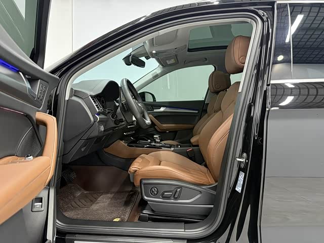 Audi Q5L 2022 Facelift 45T Luxury Dynamic Type - zdjęcie 12