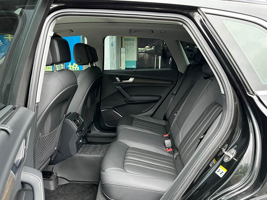 Audi Q5L 2024 40 TFSI Luxury Dynamic Edition - zdjęcie 4