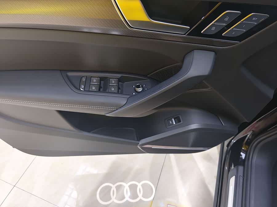 Audi Q5L 2024 45 TFSI Luxury Sport - zdjęcie 9