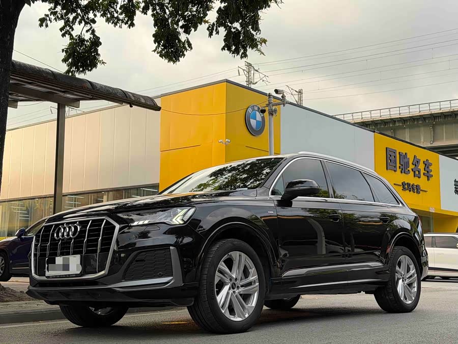 Audi Q7 2023 45 TFSI quattro S line Sport