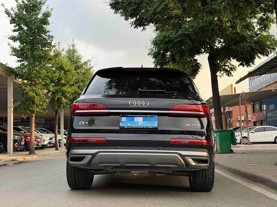 Audi Q7 2023 45 TFSI quattro S line Sport - zdjęcie 4