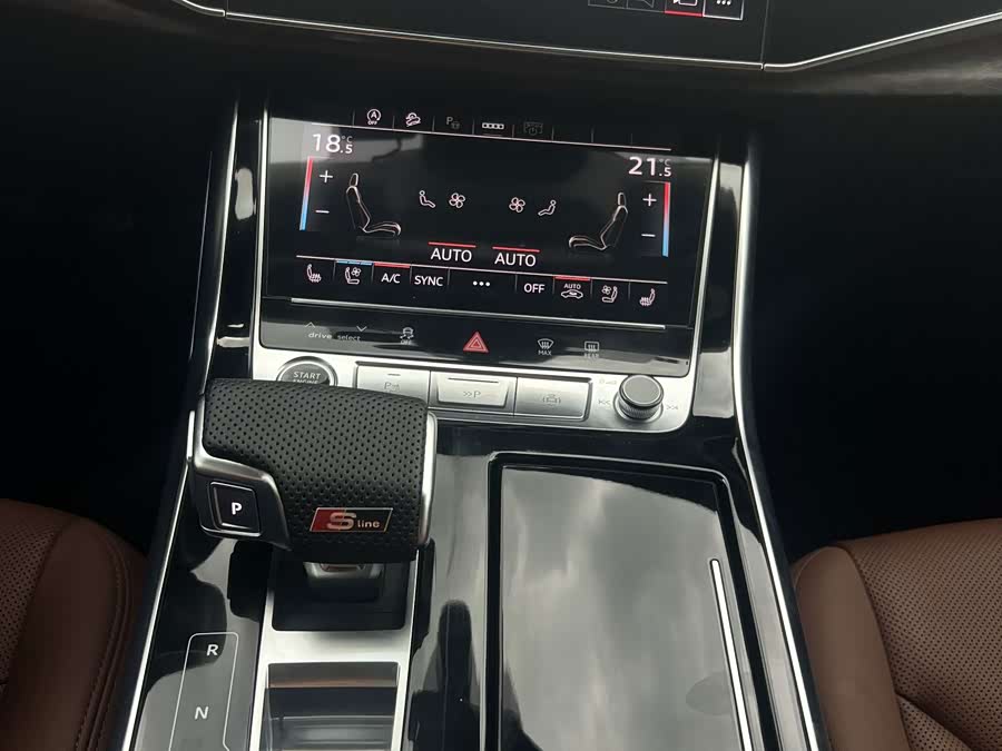 Audi Q7 2023 55 TFSI quattro S line Sport - zdjęcie 15