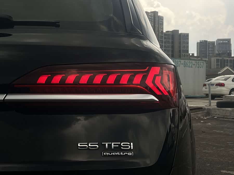 Audi Q7 2023 55 TFSI quattro S line Sport - zdjęcie 20