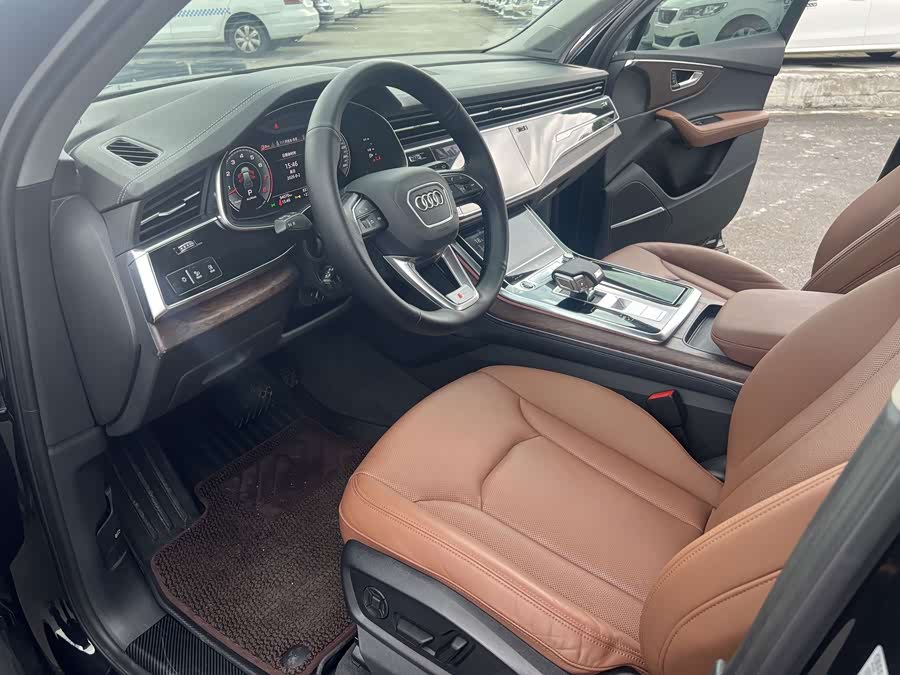 Audi Q7 2023 55 TFSI quattro S line Sport - zdjęcie 4