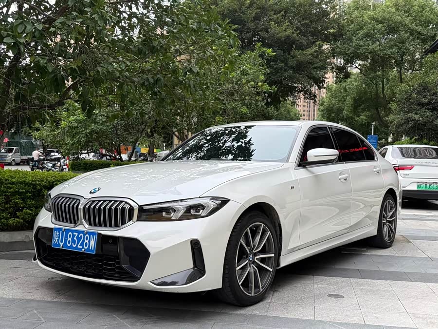 BMW 3 Series 2023 320Li M Sport - zdjęcie 1