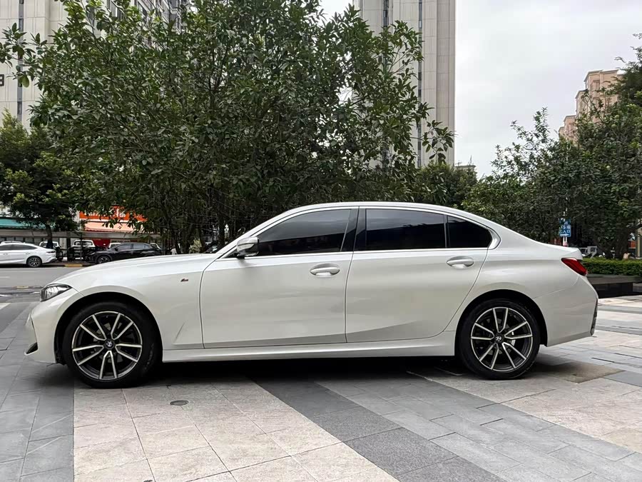 BMW 3 Series 2023 320Li M Sport - zdjęcie 3