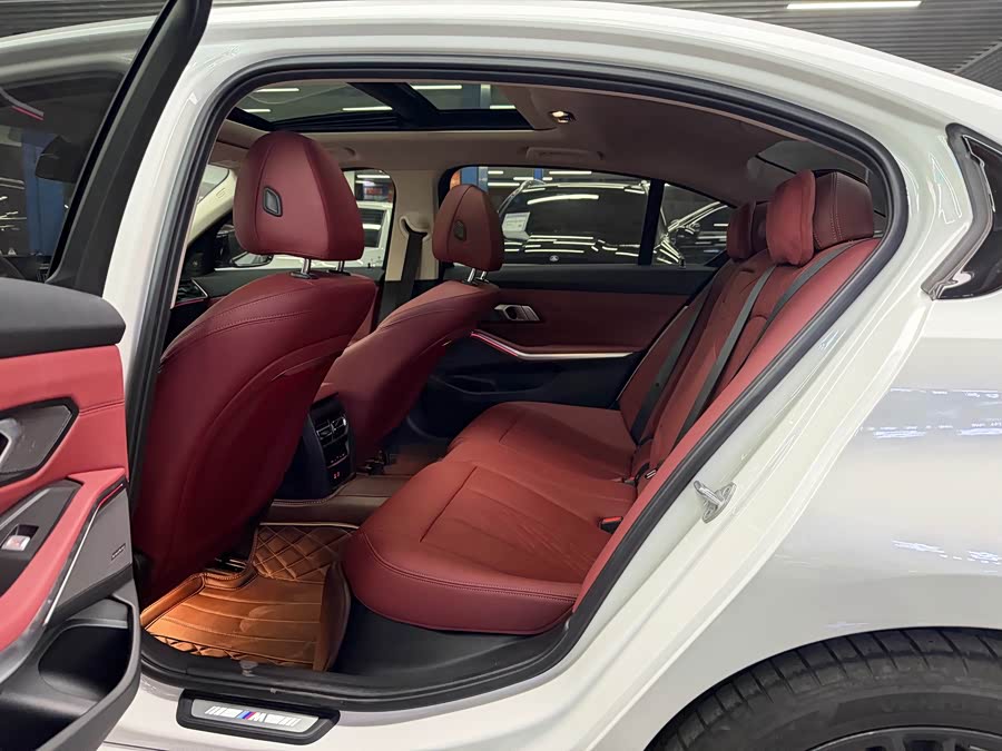 BMW 3 Series 2023 325Li M Sport Night Package - zdjęcie 8