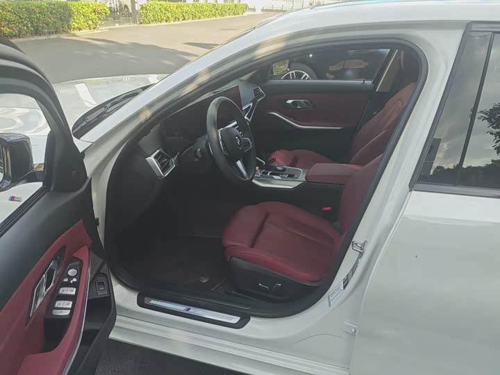 BMW 3 Series 2024 325Li M Sport Night Package - zdjęcie 14