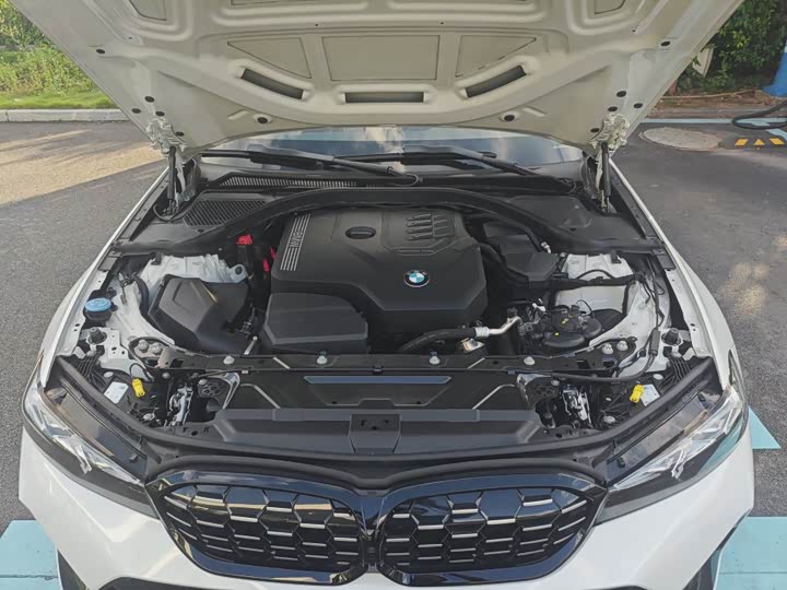BMW 3 Series 2024 325Li M Sport Night Package - zdjęcie 18