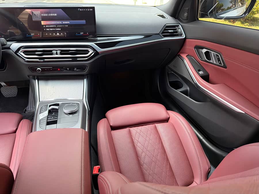 BMW 3 Series 2024 325Li M Sport - zdjęcie 14