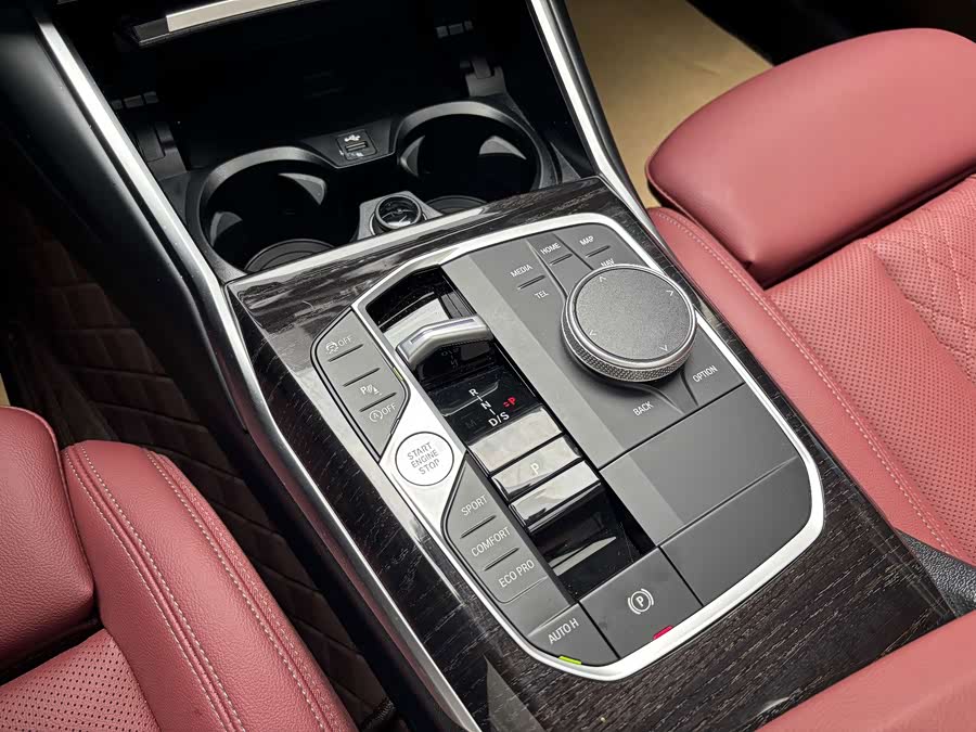 BMW 3 Series 2024 325Li M Sport - zdjęcie 18