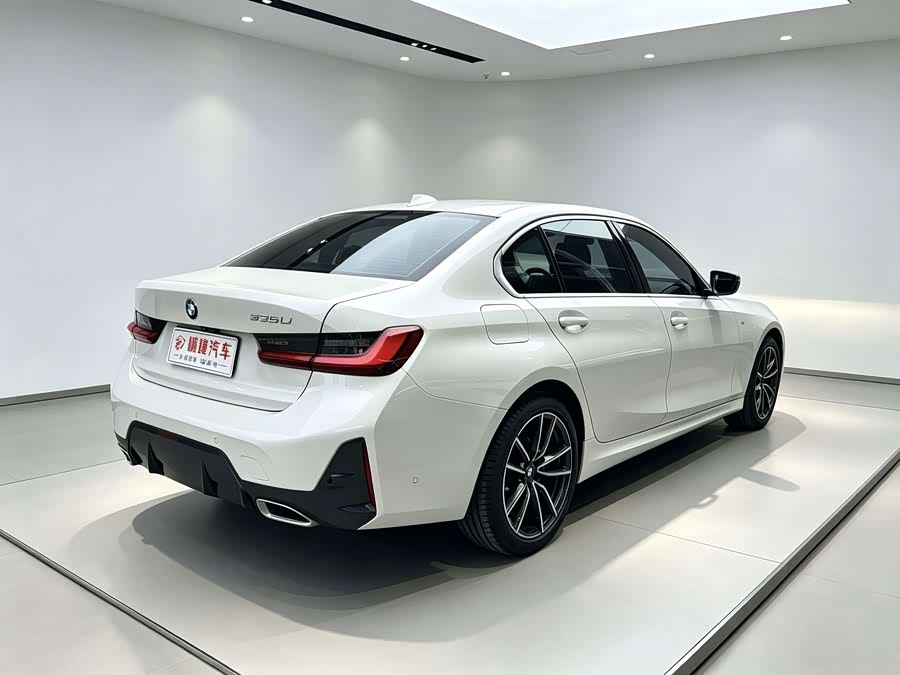 BMW 3 Series 2024 325Li M Sport - zdjęcie 6