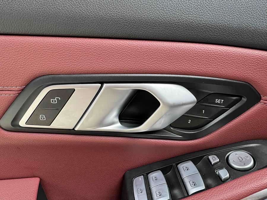 BMW 3 Series 2024 330Li M Sport Night Package - zdjęcie 15