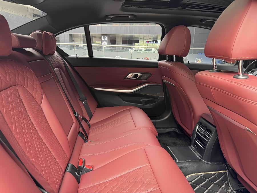 BMW 3 Series 2024 330Li M Sport Night Package - zdjęcie 19