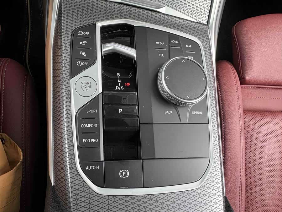 BMW 3 Series 2024 330Li M Sport Night Package - zdjęcie 8