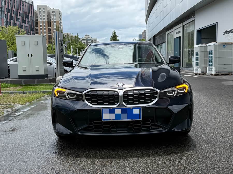 BMW 3 Series 2025 325Li M Sport Package - zdjęcie 2