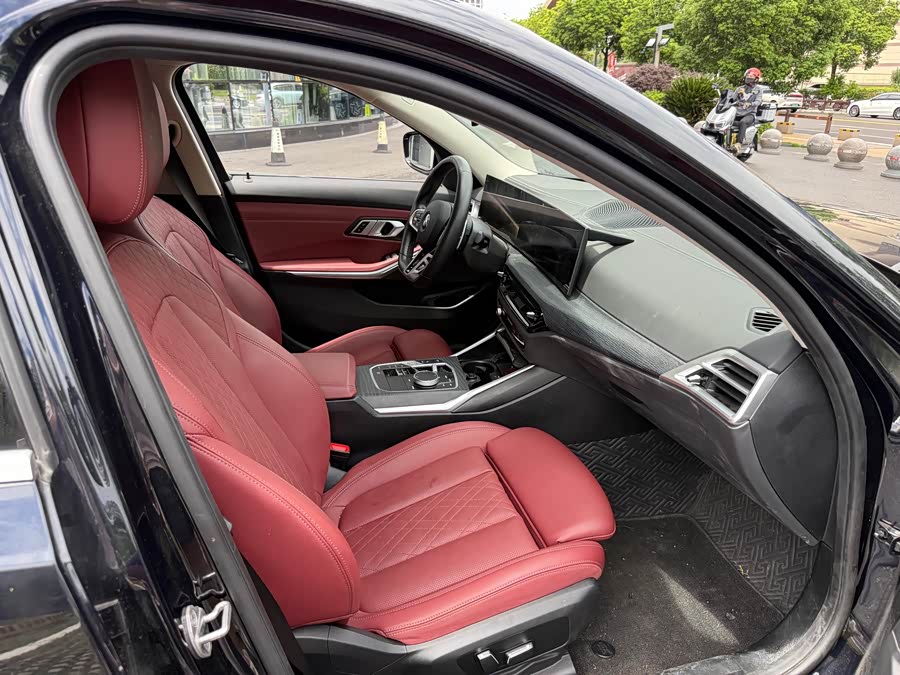 BMW 3 Series 2025 325Li M Sport Package - zdjęcie 15