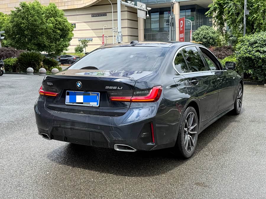 BMW 3 Series 2025 325Li M Sport Package - zdjęcie 19