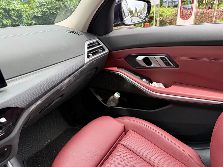 BMW 3 Series 2025 325Li M Sport Package - zdjęcie 8