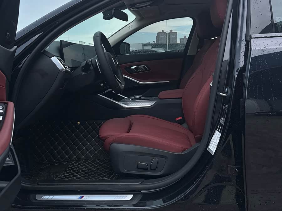 BMW 3 Series 2025 330Li M Sport Night Package - zdjęcie 9