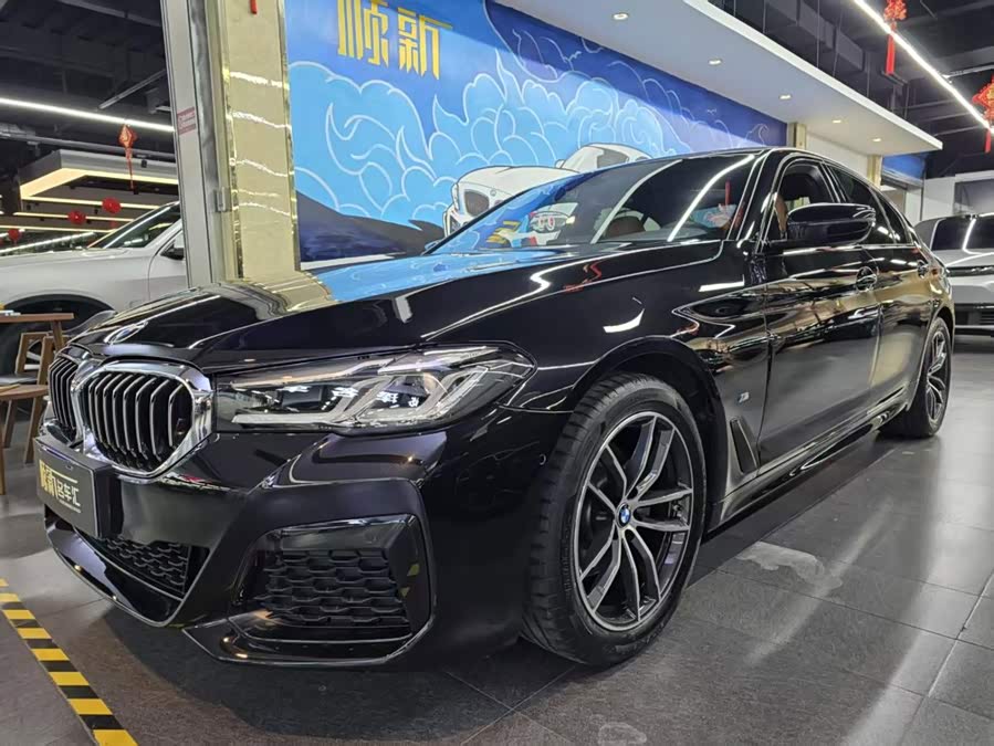 BMW 5 Series 2022 525i M Sport - zdjęcie 1