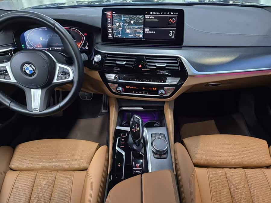 BMW 5 Series 2022 525i M Sport - zdjęcie 12