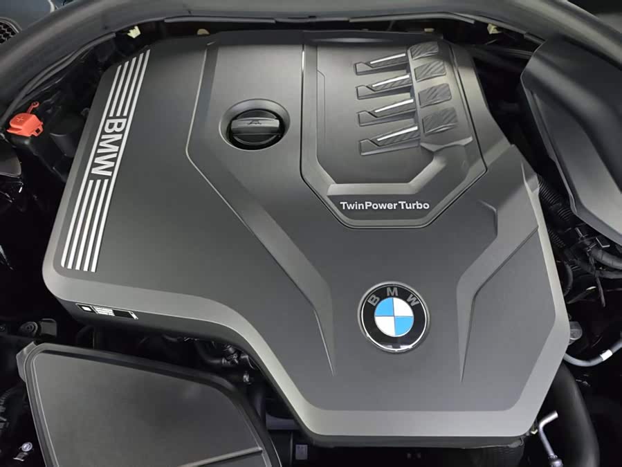BMW 5 Series 2022 525i M Sport - zdjęcie 16