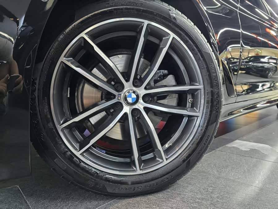 BMW 5 Series 2022 525i M Sport - zdjęcie 17