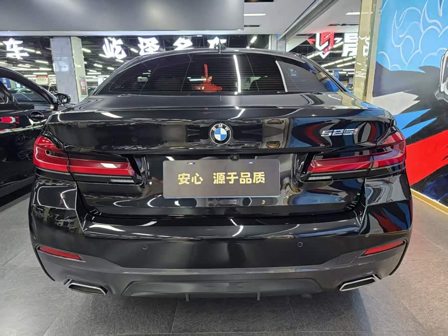 BMW 5 Series 2022 525i M Sport - zdjęcie 4